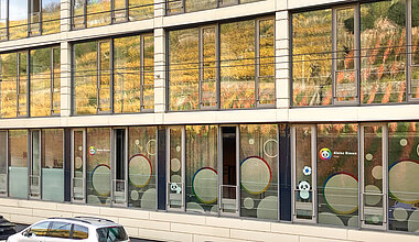 Kita Kleine Riesen Esslingen Hengstenberg Areal - Gebäude mit Fensterbeklebung